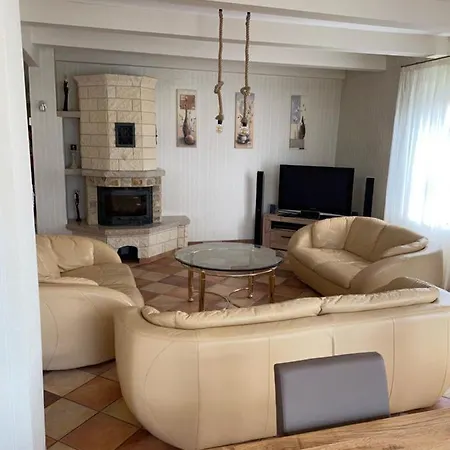 Haus Springpfuhl Mit Wintergarten Apartamento Berlim