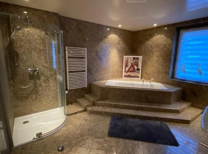 Haus Springpfuhl Mit Wintergarten Apartamento Berlim