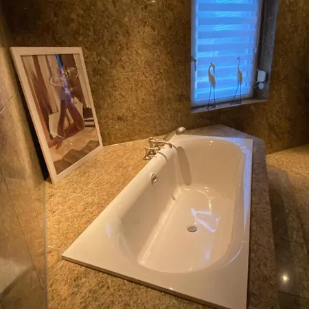 Haus Springpfuhl Mit Wintergarten * Berlin